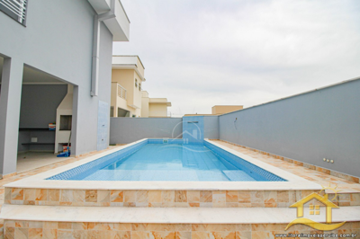 Casa - Sobrado com 3 dormitórios (sendo 3 suite(s)) a 0,00 metros praia.
