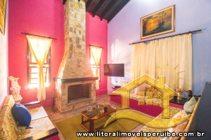 Casa - Assobradada com 4 dormitórios (sendo 2 suite(s)) a 250,00 metros praia.