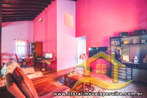 Casa - Assobradada com 4 dormitórios (sendo 2 suite(s)) a 250,00 metros praia.
