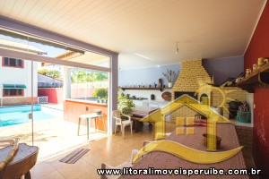 Casa - Assobradada com 4 dormitórios (sendo 2 suite(s)) a 250,00 metros praia.