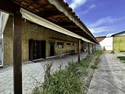 Casa - Térrea com 3 quartos (sendo 1 suite(s)) a 1000,00 metros praia.