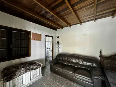 Casa - Térrea com 3 quartos (sendo 1 suite(s)) a 1000,00 metros praia.