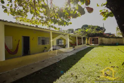Casa - Térrea com 2 dormitórios (sendo 2 suite(s)) a 2000,00 metros praia.