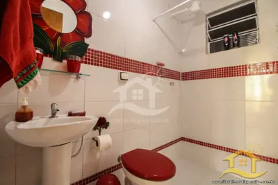 Casa - Térrea com 2 dormitórios (sendo 2 suite(s)) a 2000,00 metros praia.