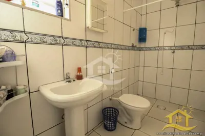 Casa - Térrea com 2 dormitórios (sendo 2 suite(s)) a 2000,00 metros praia.