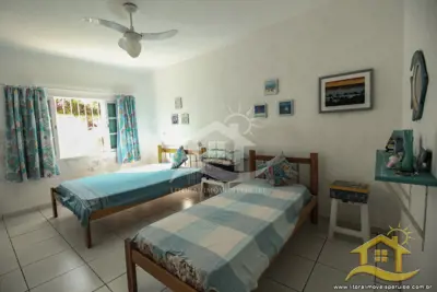 Casa - Térrea com 2 dormitórios (sendo 2 suite(s)) a 2000,00 metros praia.