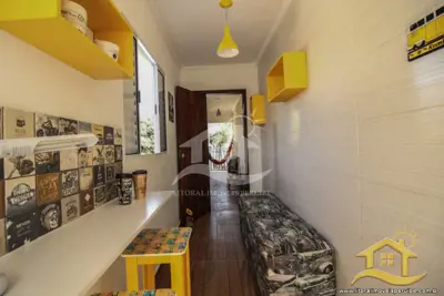 Casa - Térrea com 2 dormitórios (sendo 2 suite(s)) a 2000,00 metros praia.