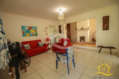 Casa - Térrea com 2 dormitórios (sendo 2 suite(s)) a 2000,00 metros praia.