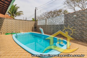 Casa - Térrea com 3 dormitórios (sendo 1 suite(s)) a 1200,00 metros praia.
