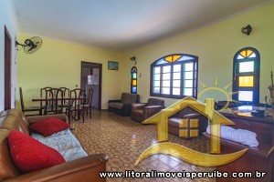 Casa - Térrea com 3 dormitórios (sendo 1 suite(s)) a 1200,00 metros praia.