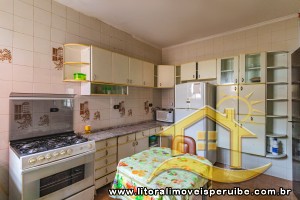 Casa - Térrea com 3 dormitórios (sendo 1 suite(s)) a 1200,00 metros praia.