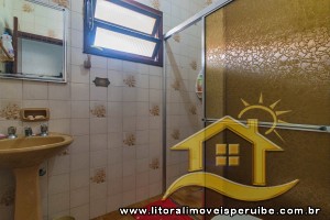 Casa - Térrea com 3 dormitórios (sendo 1 suite(s)) a 1200,00 metros praia.