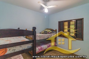 Casa - Térrea com 3 dormitórios (sendo 1 suite(s)) a 1200,00 metros praia.