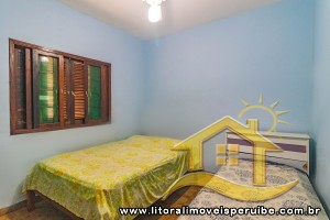 Casa - Térrea com 3 dormitórios (sendo 1 suite(s)) a 1200,00 metros praia.