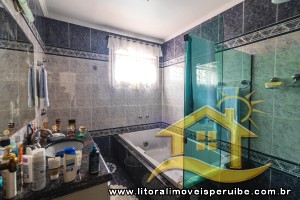 Casa para  no bairro Bougainvillée I, em Peruíbe / São Paulo.