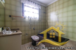 Casa para  no bairro Bougainvillée I, em Peruíbe / São Paulo.