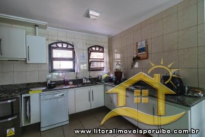 Casa para  no bairro Bougainvillée I, em Peruíbe / São Paulo.