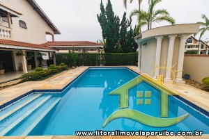 Casa para  no bairro Bougainvillée I, em Peruíbe / São Paulo.