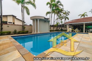 Casa para  no bairro Bougainvillée I, em Peruíbe / São Paulo.
