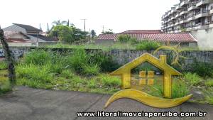 Terreno - Esquina com 0 quartos (sendo 0 suite(s)) a 400,00 metros praia.