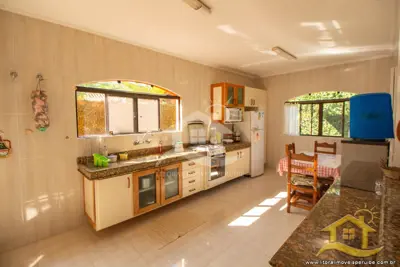Casa - Térrea com 3 dormitórios (sendo 3 suite(s)) a 0,00 metros praia.