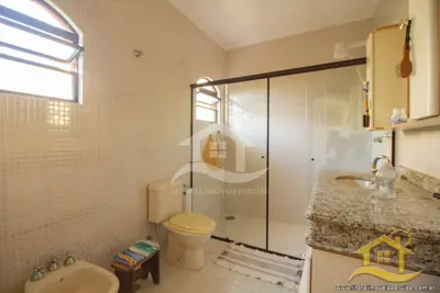 Casa - Térrea com 3 dormitórios (sendo 3 suite(s)) a 0,00 metros praia.