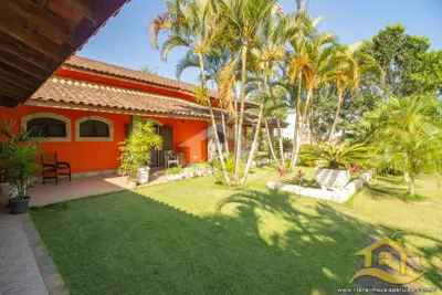Casa - Térrea com 3 dormitórios (sendo 3 suite(s)) a 0,00 metros praia.