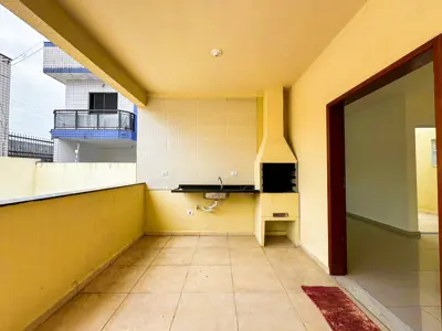 Casa - Térrea com 3 quartos (sendo 1 suite(s)) a 600,00 metros praia.
