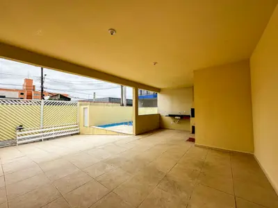 Casa - Térrea com 3 quartos (sendo 1 suite(s)) a 600,00 metros praia.