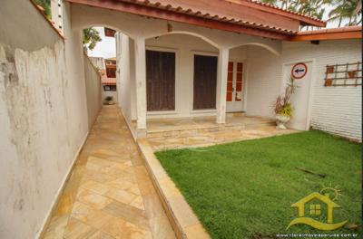 Casa para  no bairro Jardim Imperador, em Peruíbe / São Paulo.