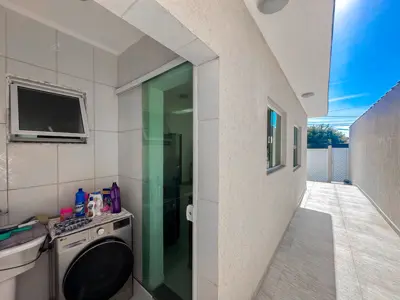 Casa - Térrea com 2 quartos (sendo 1 suite(s)) a 2000,00 metros praia.