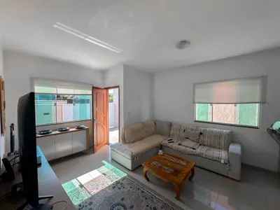 Casa - Térrea com 2 quartos (sendo 1 suite(s)) a 2000,00 metros praia.