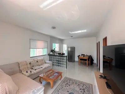 Casa - Térrea com 2 quartos (sendo 1 suite(s)) a 2000,00 metros praia.