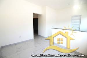 Casa - Térrea com 2 quartos (sendo 1 suite(s)) a 1500,00 metros praia.