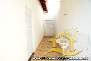 Casa - Térrea com 2 quartos (sendo 1 suite(s)) a 1500,00 metros praia.