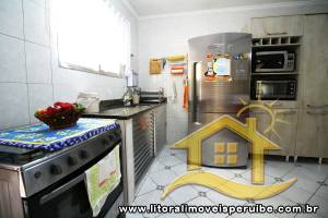 Casa - Térrea com 3 dormitórios (sendo 1 suite(s)) a 0,00 metros praia.