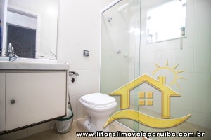 Casa - Térrea com 3 dormitórios (sendo 1 suite(s)) a 0,00 metros praia.