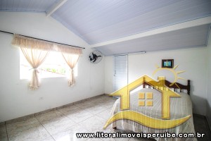 Casa - Térrea com 3 dormitórios (sendo 1 suite(s)) a 0,00 metros praia.