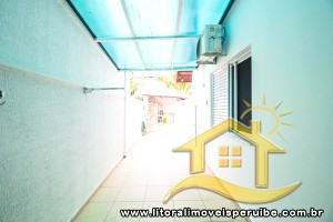 Casa - Térrea com 3 dormitórios (sendo 1 suite(s)) a 0,00 metros praia.