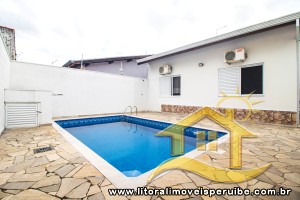 Casa - Térrea com 3 dormitórios (sendo 1 suite(s)) a 0,00 metros praia.