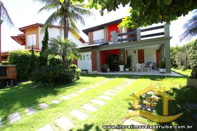 Casa - Sobrado com 4 quartos (sendo 4 suite(s)) a 500,00 metros praia.