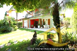 Casa - Sobrado com 4 quartos (sendo 4 suite(s)) a 500,00 metros praia.