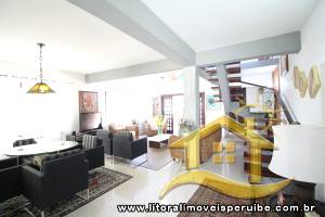 Casa - Sobrado com 4 quartos (sendo 4 suite(s)) a 500,00 metros praia.