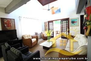 Casa - Sobrado com 4 quartos (sendo 4 suite(s)) a 500,00 metros praia.