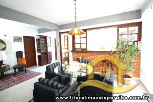 Casa - Sobrado com 4 quartos (sendo 4 suite(s)) a 500,00 metros praia.