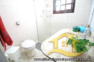 Casa - Sobrado com 4 quartos (sendo 4 suite(s)) a 500,00 metros praia.