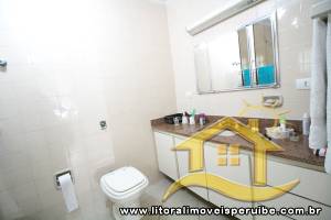 Casa - Sobrado com 4 quartos (sendo 4 suite(s)) a 500,00 metros praia.