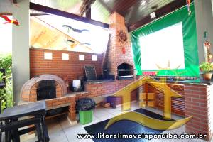 Casa - Sobrado com 4 quartos (sendo 4 suite(s)) a 500,00 metros praia.