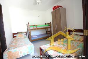 Casa - Sobrado com 4 quartos (sendo 4 suite(s)) a 500,00 metros praia.