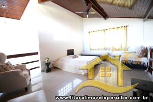 Casa - Sobrado com 4 quartos (sendo 4 suite(s)) a 500,00 metros praia.